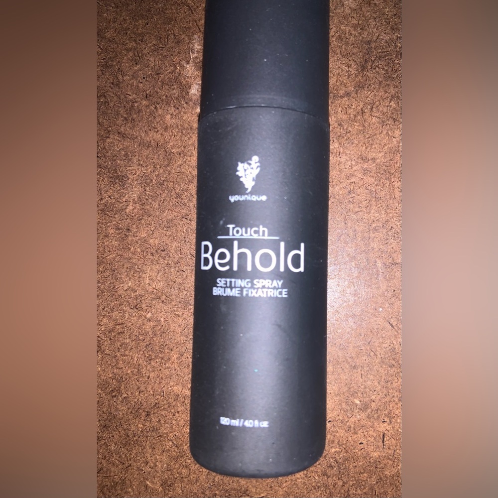 Younique Touch Behold Setting Spray; 120 ml